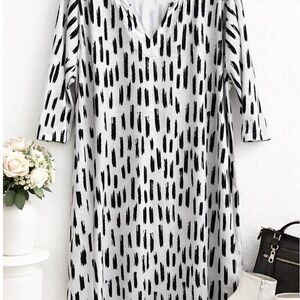 Black and White Abstract Print Shift Dress XXL